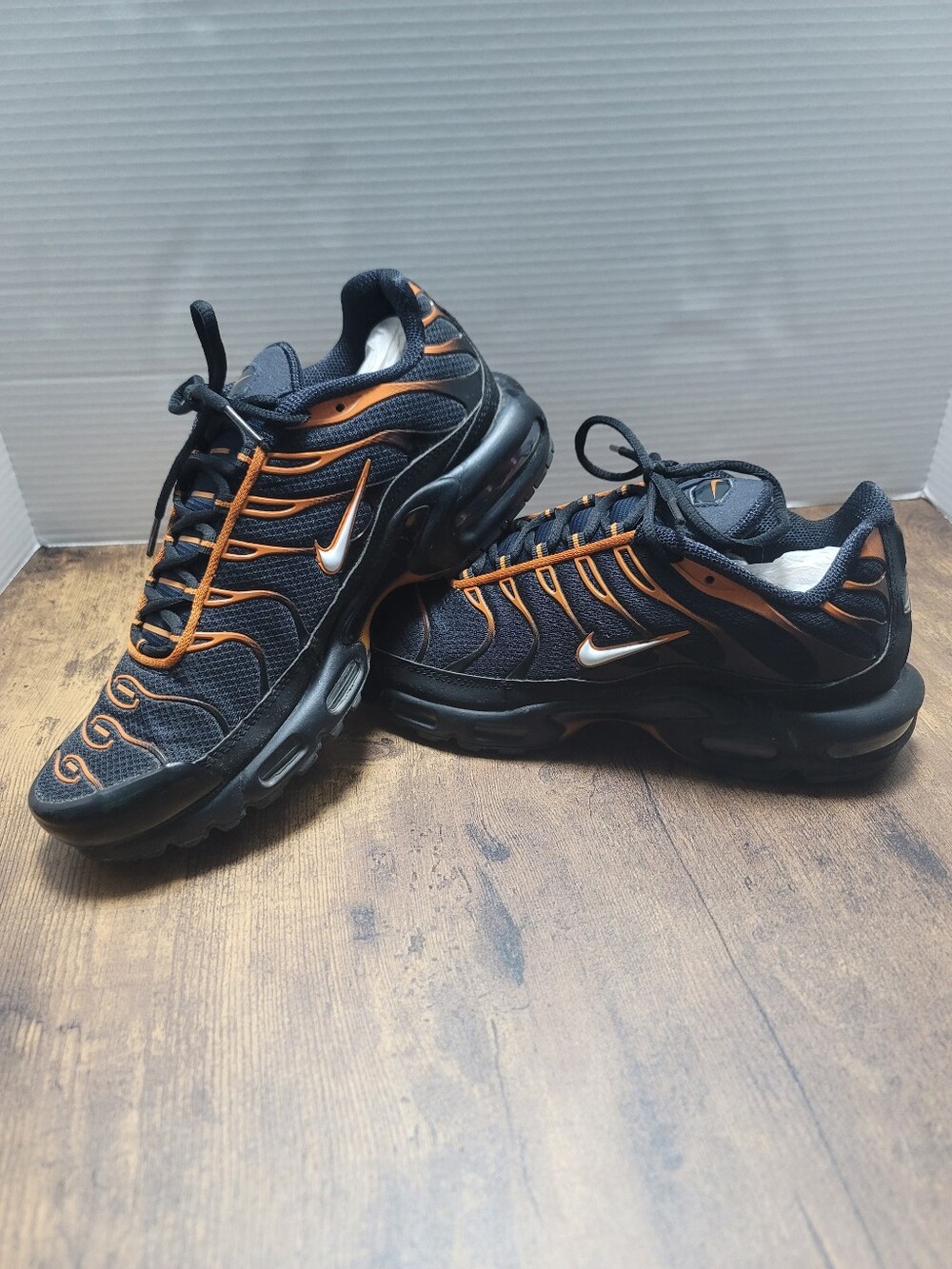 Nike Air Max Plus TN Dark Obsidian Monarch Orange FN6949-400 No Box EUC Men's 10
